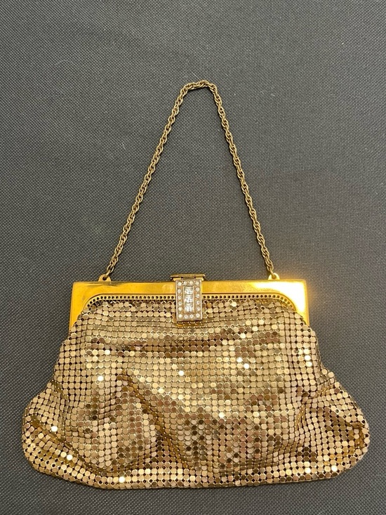 Whiting & Davis Handbags - Vintage Whiting & Davis Gold Metal Mesh Evening Clutch with Chain